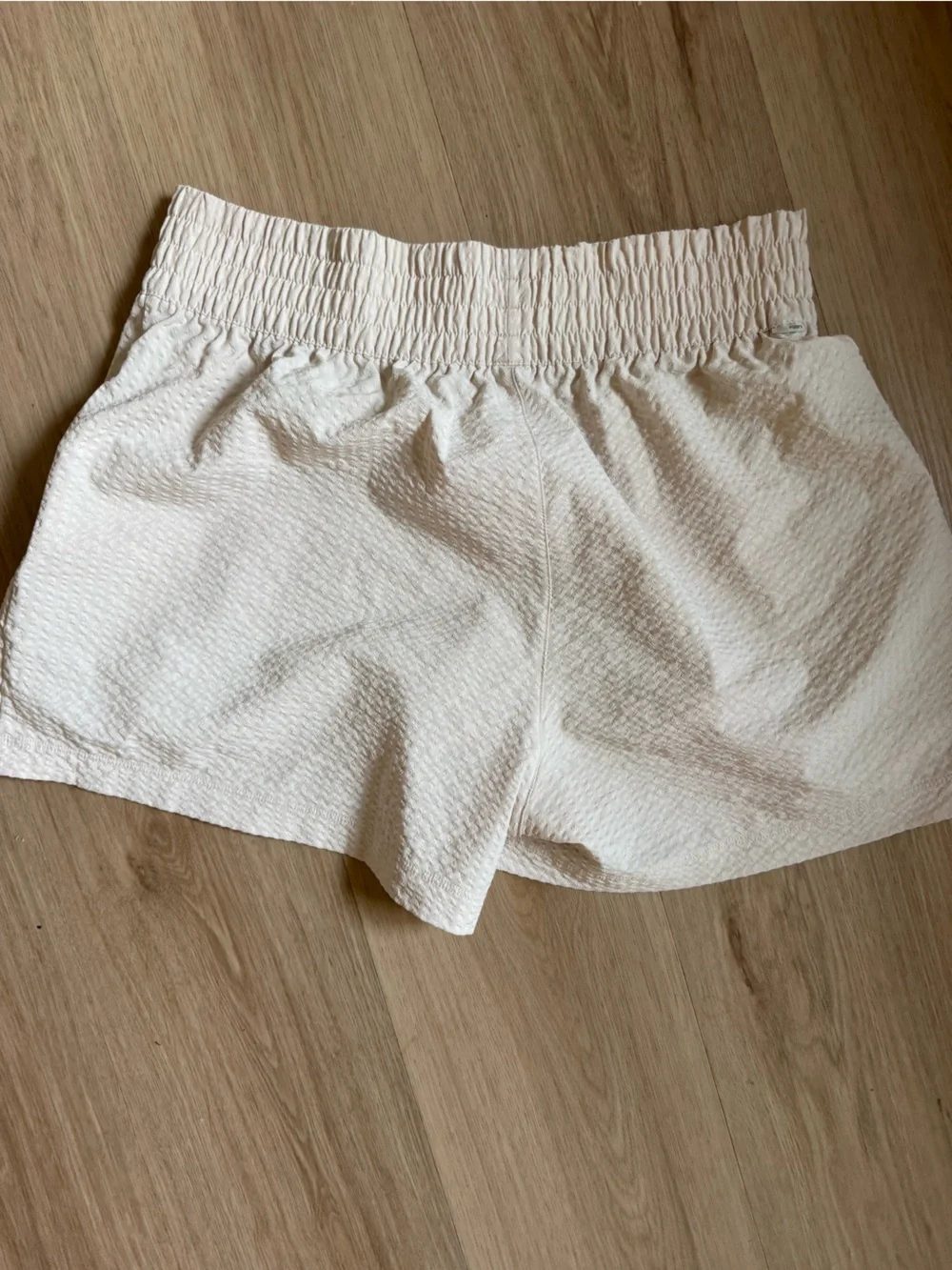 Vuori Textured Villa Shorts Milkweed Sz L - Picture 4 of 6